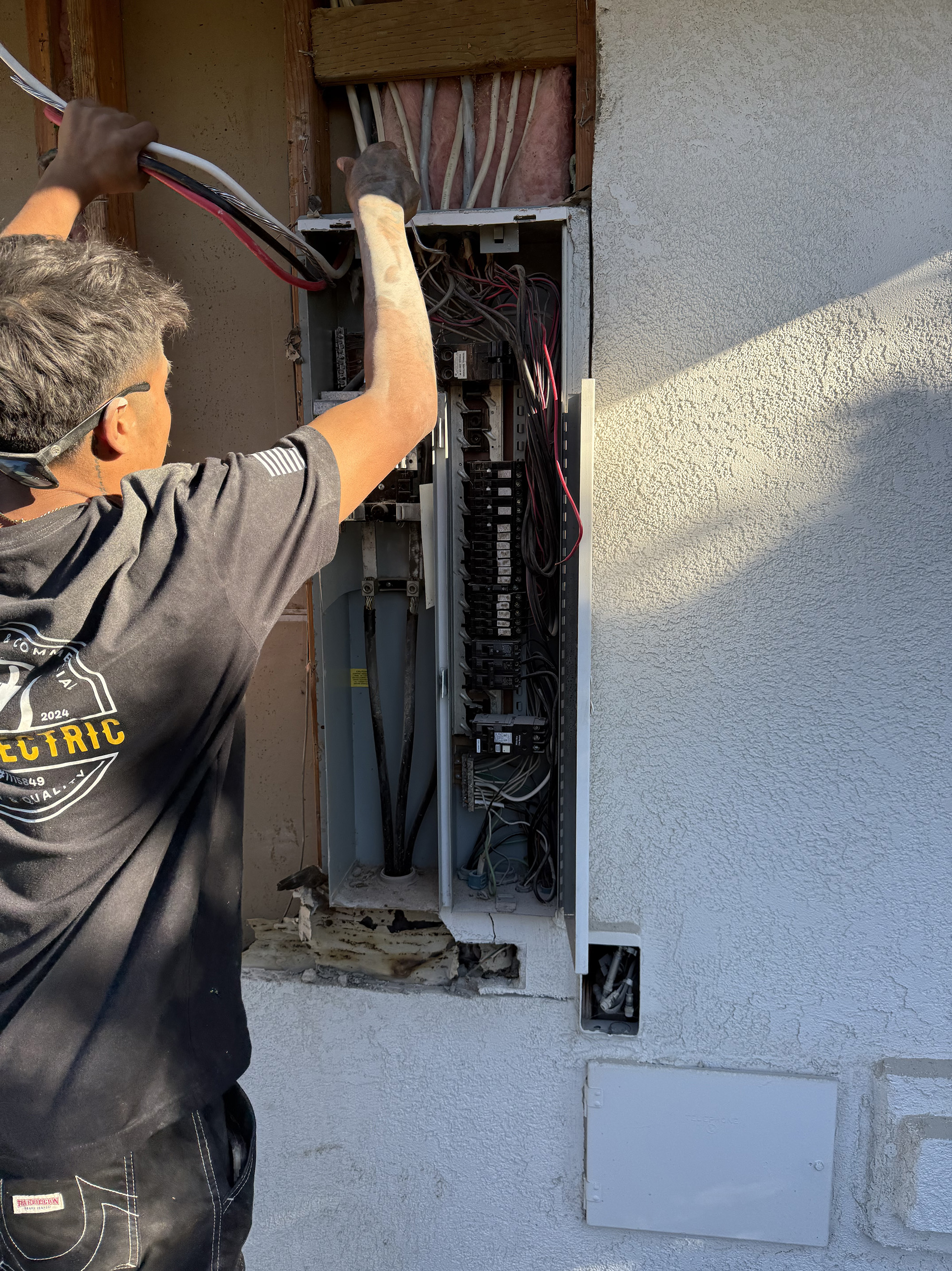 Licensed electrician performing residential electrical work Santa Maria CA 93455 MAG Electric