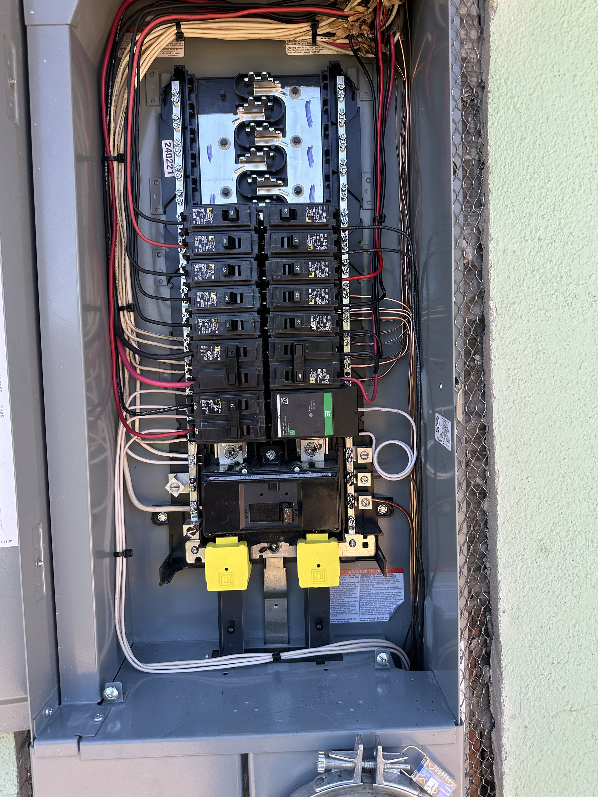 Square-D 200-amp residential panel upgrade circuit breakers Santa Maria CA 93455 MAG Electric